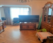 Satılır Köhnə Tikili Memar Əcəmi m., 9-cu mikrorayon, Binəqədi r.