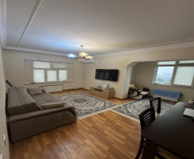 Satılır Köhnə Tikili Memar Əcəmi m., Binəqədi r.