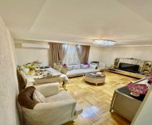 Satılır Yeni Tikili Elmlər akademiyası m., Yasamal qəs., Yasamal r.