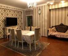 Satılır Yeni Tikili 8-ci mikrorayon, Binəqədi r.