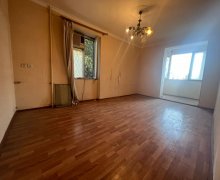 Satılır Köhnə Tikili Nəsimi r.