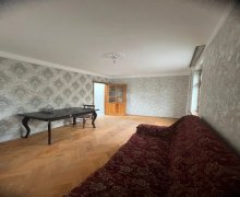 bakida 1 otaqli evlerin satisi İnşaatçılar m., Yasamal qəs., Yasamal r.