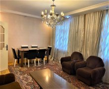 Satılır Köhnə Tikili Azadlıq m., 8-ci mikrorayon, Binəqədi r.