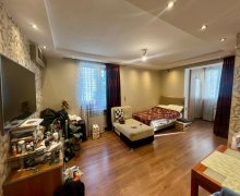 Satılır Köhnə Tikili Elmlər akademiyası m., Yasamal r.