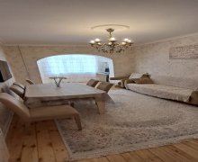 Satılır Köhnə Tikili Azadlıq m., 8-ci mikrorayon, Binəqədi r.