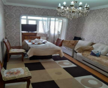 Satılır Köhnə Tikili Azadlıq m., 8-ci mikrorayon, Binəqədi r.