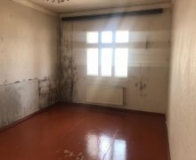 Satılır Köhnə Tikili Xalqlar dostluğu m., 8-ci kilometr, Nizami r.