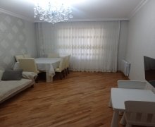 Satılır Köhnə Tikili Azadlıq m., 8-ci mikrorayon, Binəqədi r.