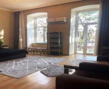 iceri seherde aylıq kiraye evler İçərişəhər m., Səbail r.