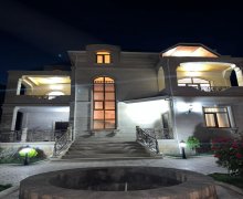 Satılır Həyət evi/villa Qax ş. Satılır Həyət evi/villa Qax ş.