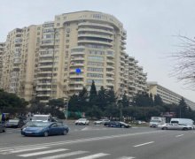 Satılır Yeni Tikili Azadlıq m., 8-ci mikrorayon, Binəqədi r.