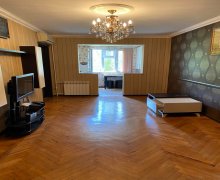 Satılır Köhnə Tikili Xalqlar dostluğu m., 8-ci kilometr, Nizami r.