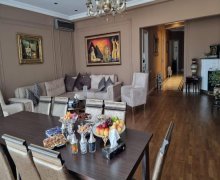 Satılır Yeni Tikili Elmlər akademiyası m., Yasamal r.