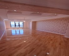 Satılır Yeni Tikili Azadlıq m., 8-ci mikrorayon, Binəqədi r.