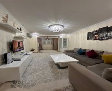 qara qarayevde satilan evler Qara Qarayev m., Nizami r.