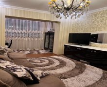 Satılır Köhnə Tikili Azadlıq m., 8-ci mikrorayon, Binəqədi r.