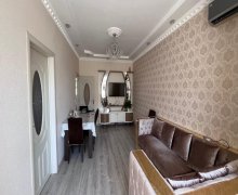 Satılır Köhnə Tikili Azadlıq m., 7-ci mikrorayon, Binəqədi r. Satılır Köhnə Tikili Azadlıq m., 7-ci mikrorayon, Binəqədi r.