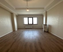 Satılır Yeni Tikili Qaraçuxur qəs., Suraxanı r.