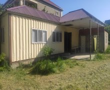 Satılır Bağ evi Xaçmaz ş.