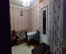 Satılır Köhnə Tikili Azadlıq m., 8-ci mikrorayon, Binəqədi r.