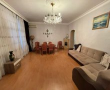 Satılır Köhnə Tikili Nizami m., Yasamal r.