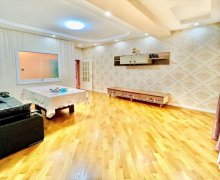 qara qarayevde satilan evler Qara Qarayev m., Nizami r.