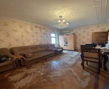 Satılır Köhnə Tikili Azadlıq m., 7-ci mikrorayon, Binəqədi r.