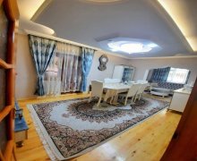 Satılır Köhnə Tikili Azadlıq m., Binəqədi r.