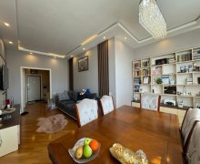 Satılır Yeni Tikili Elmlər akademiyası m., Yasamal qəs., Yasamal r.