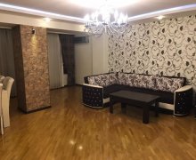 iceri seherde aylıq kiraye evler İçərişəhər m., Səbail r.