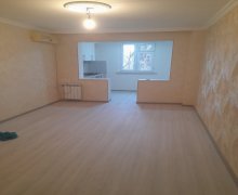 Satılır Köhnə Tikili Xalqlar dostluğu m., 8-ci kilometr, Nizami r.