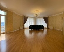 Satılır Yeni Tikili 28 May m., Nəsimi r.