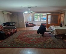 Satılır Köhnə Tikili İnşaatçılar m., Yasamal qəs., Yasamal r.