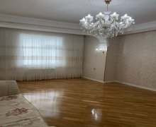 Satılır Köhnə Tikili Azadlıq m., 8-ci mikrorayon, Binəqədi r. Satılır Köhnə Tikili Azadlıq m., 8-ci mikrorayon, Binəqədi r.