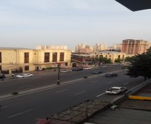 Satılır Köhnə Tikili İnşaatçılar m., Yasamal qəs., Yasamal r.