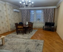 Satılır Yeni Tikili Elmlər akademiyası m., Yasamal qəs., Yasamal r.