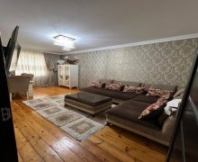 Satılır Köhnə Tikili Xalqlar dostluğu m., 8-ci kilometr, Nizami r.