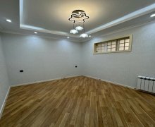 Satılır Yeni Tikili Azadlıq m., 8-ci mikrorayon, Binəqədi r.