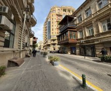 Satılır Köhnə Tikili Sahil m., Xəqani ticarət mərkəzi, Səbail r.