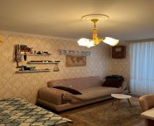 Satılır Köhnə Tikili Elmlər akademiyası m., Yasamal r.