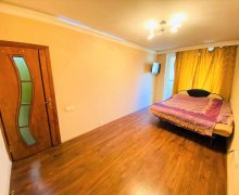 Satılır Köhnə Tikili Neftçilər m., Bakıxanov qəs., Sabunçu r. Satılır Köhnə Tikili Neftçilər m., Bakıxanov qəs., Sabunçu r.