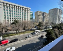 Satılır Köhnə Tikili İnşaatçılar m., Yasamal r.