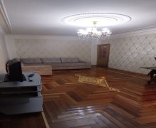 Satılır Köhnə Tikili Azadlıq m., Binəqədi r.