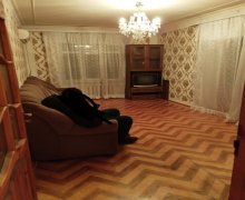 Satılır Köhnə Tikili Memar Əcəmi m., 9-cu mikrorayon, Binəqədi r.