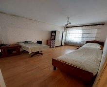 Satılır Köhnə Tikili Elmlər akademiyası m., Yeni Yasamal qəs., Yasamal r. Satılır Köhnə Tikili Elmlər akademiyası m., Yeni Yasamal qəs., Yasamal r.