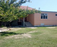 Kirayə (günlük) Həyət evi/villa Oğuz ş. Kirayə (günlük) Həyət evi/villa Oğuz ş.