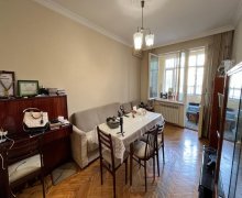 Satılır Köhnə Tikili Gənclik m., 8-ci mikrorayon, Binəqədi r.