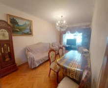 Satılır Köhnə Tikili Azadlıq m., 8-ci mikrorayon, Binəqədi r.