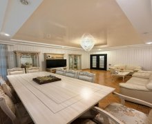 Satılır Yeni Tikili Elmlər akademiyası m., Yasamal qəs., Yasamal r.