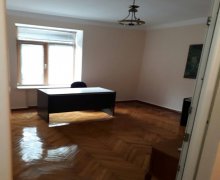 Satılır Köhnə Tikili Nizami m., Yasamal r.